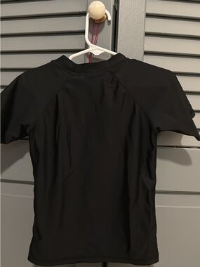 Rugged butts short sleeve rash guard 3t